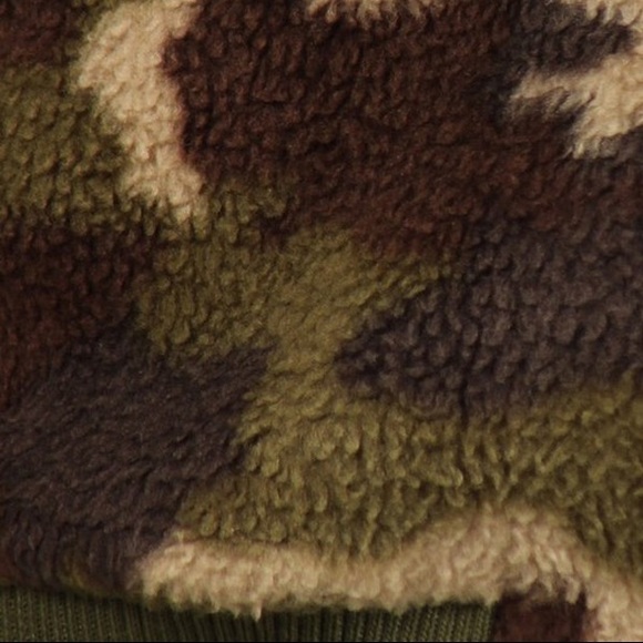 Teddy Fleece Camo Bomber Jacket - Picture 5 of 6